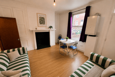 6 bed house, Hessle View, Hyde Park, Leeds, LS61ER - Image 1