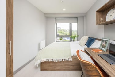 Classic Ensuite at Scotway House, 165 Castlebank Street, Broomhill, Glasgow, G116EU - Image 1