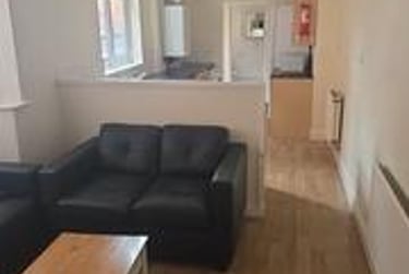 6 bed house, Fosse Road South, City Centre, Leicester, LE30FR - Image 2