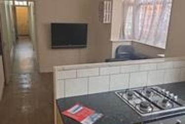 6 bed house, Fosse Road South, City Centre, Leicester, LE30FR - Image 3