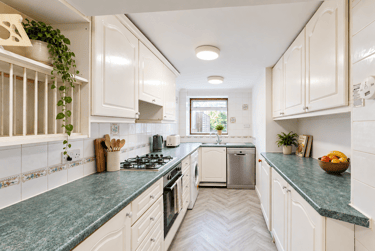 6 bed house, Brook Road, Twerton, Bath, BA23RS - Image 1