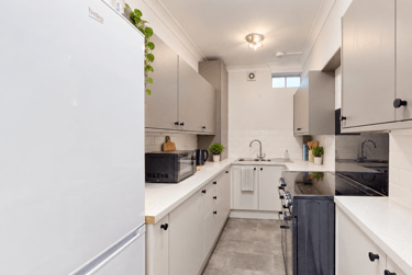 4 bed house, Lymore Avenue, Twerton, Bath, BA21AX - Image 2