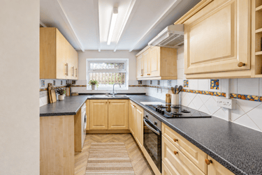 6 bed house, Dorset Street, Twerton, Bath, BA23RA - Image 1