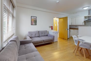 5 bed house, Blenheim Terrace, Woodhouse, Leeds, LS29JG - Image 1