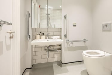 Executive - Image 9