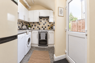 3 bed house, Paget Street, City Centre, Loughborough, LE115DU - Image 2
