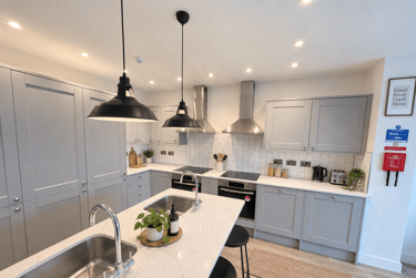 7 bed house, Luckington Road, Northville, Bristol, BS70UT - Image 1