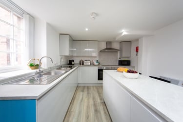 7 bed house, Parr Street, City Centre, Liverpool, L14JN - Image 1