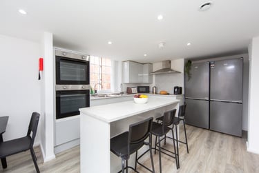 7 bed house, Parr Street, City Centre, Liverpool, L14JN - Image 1