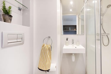Prestige Ensuite at Howard Gardens, Howard Gardens, Adamsdown, Cardiff, CF240FA - Image 3