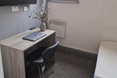 1 bed house, Regent Road, Victoria Park, Leicester, LE17PA - Image 2