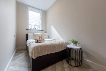 Silver One Bed Apartment at 121 Princess Street, 121 Princess Street, City Centre, Manchester, M17AG - Image 3