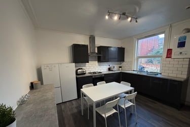 5 bed house, Thornville Mount, Hyde Park, Leeds, LS61JX - Image 3