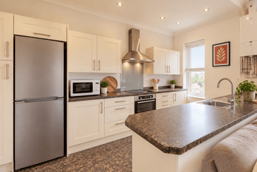 5 bed house, Newbridge Road, Twerton, Bath, BA13HF - Image 1