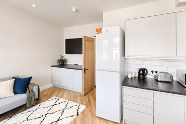 4 bed house, Gloucester Road, St Andrews, Bristol, BS78BH - Image 2