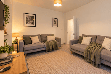 6 bed house, Vernon Terrace, Twerton, Bath, BA23DA - Image 1