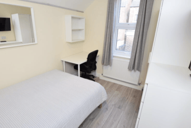 6 bed house, Bute Avenue, Radford, Nottingham, NG71QA - Image 3