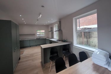 9 bed house, Polsloe Road, Heavitree, Exeter, EX12NF - Image 1