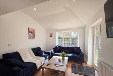 8 bed house, Goldfinch Close, City Centre, Loughborough, LE113HG - Image 1