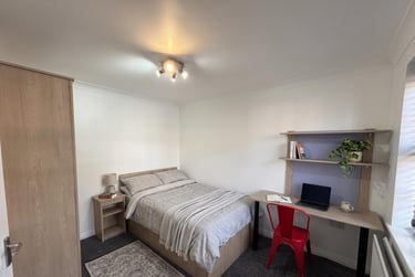 8 bed house, Goldfinch Close, City Centre, Loughborough, LE113HG - Image 7
