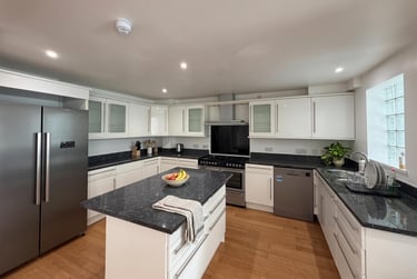 8 bed house, Goldfinch Close, City Centre, Loughborough, LE113HG - Image 3