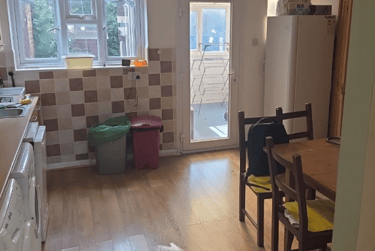 4 bed house, Hermitage Road, City Centre, Loughborough, LE114PF - Image 2