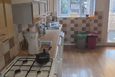 4 bed house, Hermitage Road, City Centre, Loughborough, LE114PF - Image 1