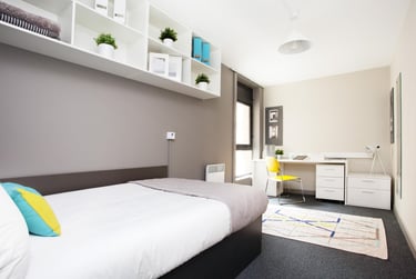Gold En Suite - Image 2