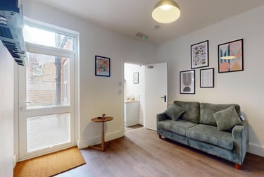 4 bed house, Curzon Street, City Centre, Loughborough, LE113BQ - Image 1
