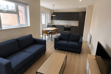 6 bed house, Radmoor Road, City Centre, Loughborough, LE113BS - Image 2