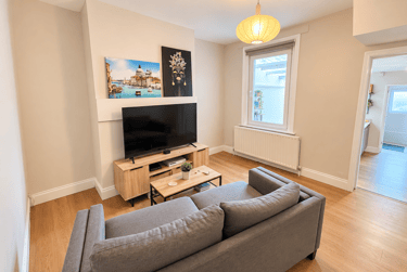 6 bed house, Livingstone Road, Twerton, Bath, BA23PH - Image 1