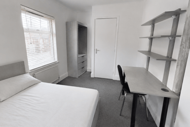 5 bed house, Holywell Drive, City Centre, Loughborough, LE113JZ - Image 5