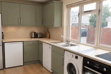 7 bed house, Richmond Road, St David's, Exeter, EX44JF - Image 2