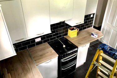 2 bed flat, Sandringham Crescent, Moortown, Leeds, LS178DE - Image 2