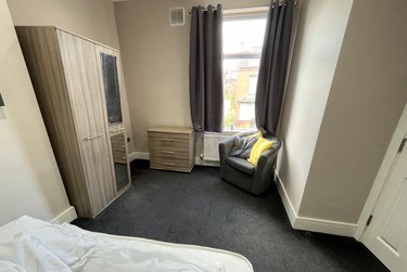 1 bed house, Room 2, 86 Hough Lane, Bramley, Leeds, LS133PT - Image 4