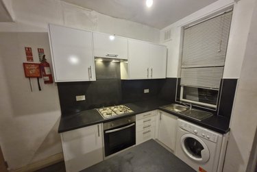 3 bed house, Harold Place, Hyde Park, Leeds, LS61PQ - Image 2