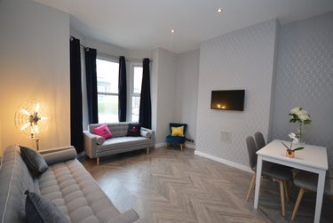 7 bed house, Norwood Terrace, Hyde Park, Leeds, LS61EA - Image 5