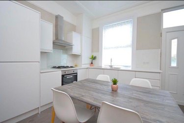 5 bed house, St Michaels Lane, Burley, Leeds, LS42PD - Image 1