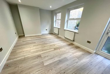3 bed house, Brendon Avenue, City Centre, Luton, LU29LH - Image 2