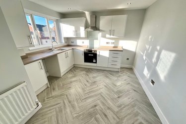 3 bed house, Brendon Avenue, City Centre, Luton, LU29LH - Image 1