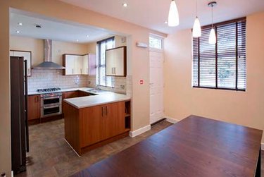 9 bed house, Norwood Terrace, Hyde Park, Leeds, LS61EA - Image 3