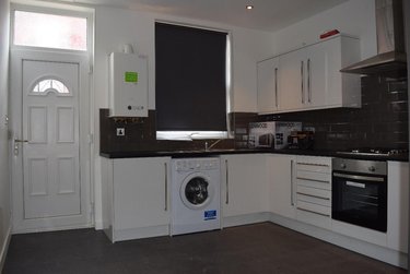 6 bed house, Queens Road, Hyde Park, Leeds, LS61HU - Image 8
