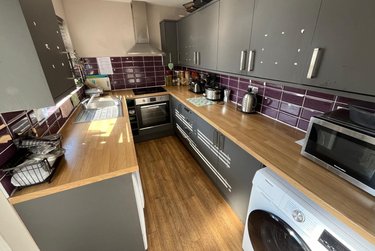 1 bed house, Room 2, 86 Hough Lane, Bramley, Leeds, LS133PT - Image 2