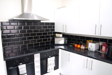 7 bed house, Kendal Lane, Woodhouse, Leeds, LS31AS - Image 1