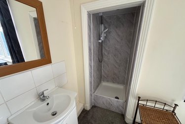 1 bed house, Room 1, 1a Darnley Road, West park, Leeds, LS165JF - Image 3