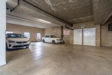2 bed flat, Sophia Square, Limehouse, London, SE165XL - Image 11