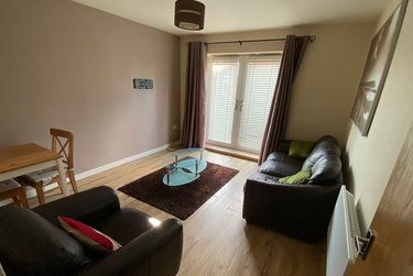 2 bed flat, Red Court, Armley, Leeds, LS121SY - Image 1