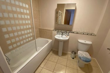 2 bed flat, Red Court, Armley, Leeds, LS121SY - Image 8