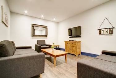 6 bed house, Hyde Park Road, Hyde Park, Leeds, LS61AJ - Image 1