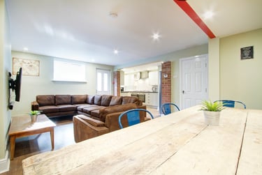 8 bed house, Hyde Park Road, Hyde Park, Leeds, LS61AJ - Image 2